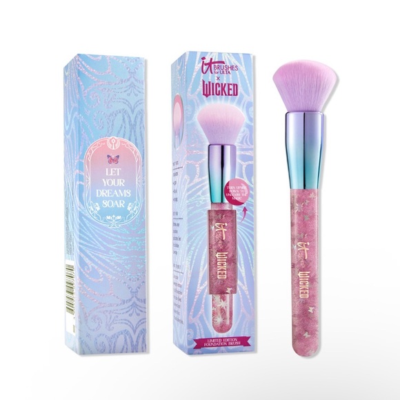 IT x Wicked Limited-Edition Glinda Foundation Brush Dreamy Pink and Purple - Picture 1 of 3